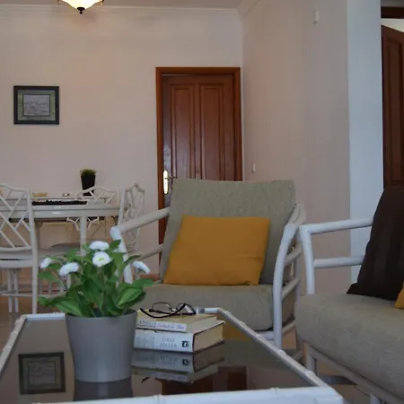 돈 라파엘 빌라 *